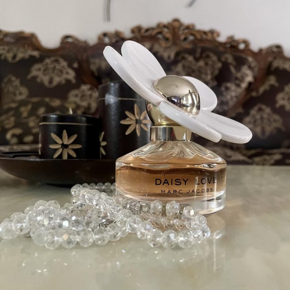 Marc Jacobs Fragrances Daisy Love Eau de Toilette 1.7 OZ